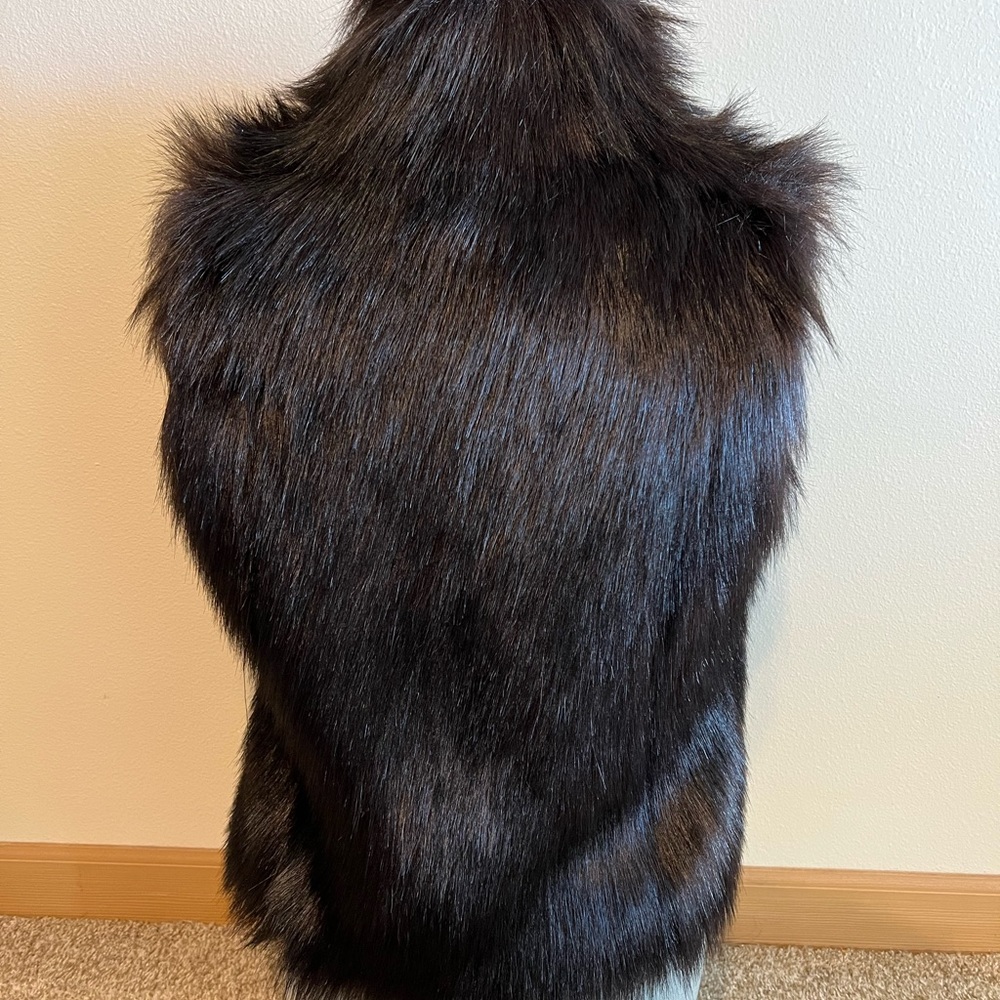 Members Only Faux Fur Vest - Picture 6 of 7